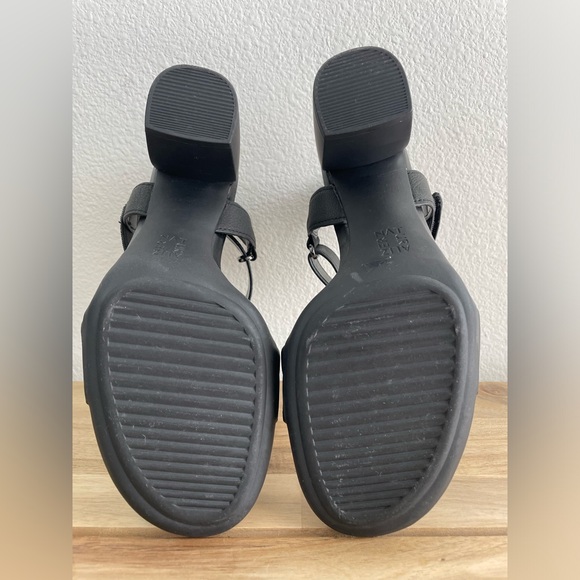 Naturalizer nxtgen N trace sandal block heel gray black velcro strap comfortable - Picture 6 of 6